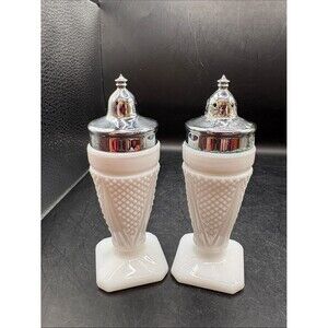 VINTAGE LE Smith Milk Glass Diamond Dart Pattern Salt and Pepper Shakers